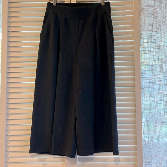 Lululemon Can You Feel The Pleat Crop *21"
Black size 8 - Picture 5 of 15
